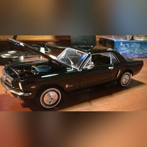 *WELLY* 1964 1/2 Ford Mustang Coupe (22451WBK) 1/24 scale Black...